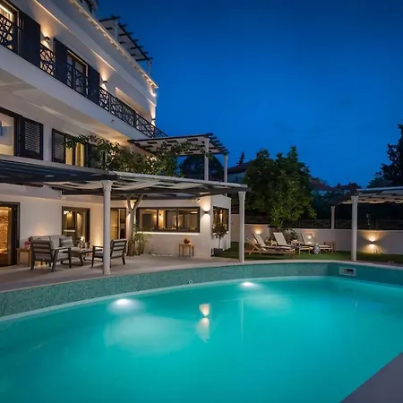 Magnificent Scorpaena With Heated Swimming P 자다르