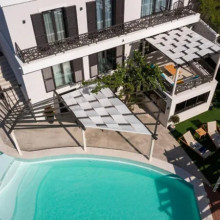 Magnificent Scorpaena With Heated Swimming P 자다르